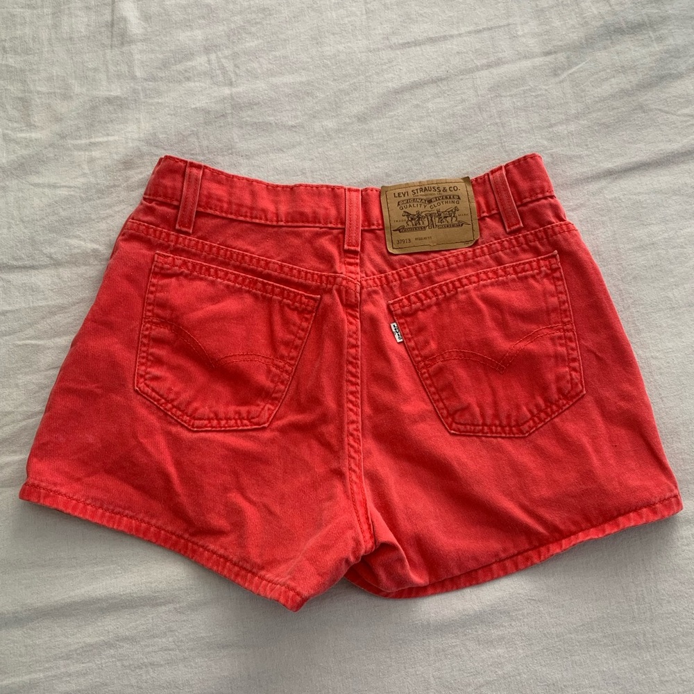 Rare Vintage Levi’s Raspberry Pie Jean Short